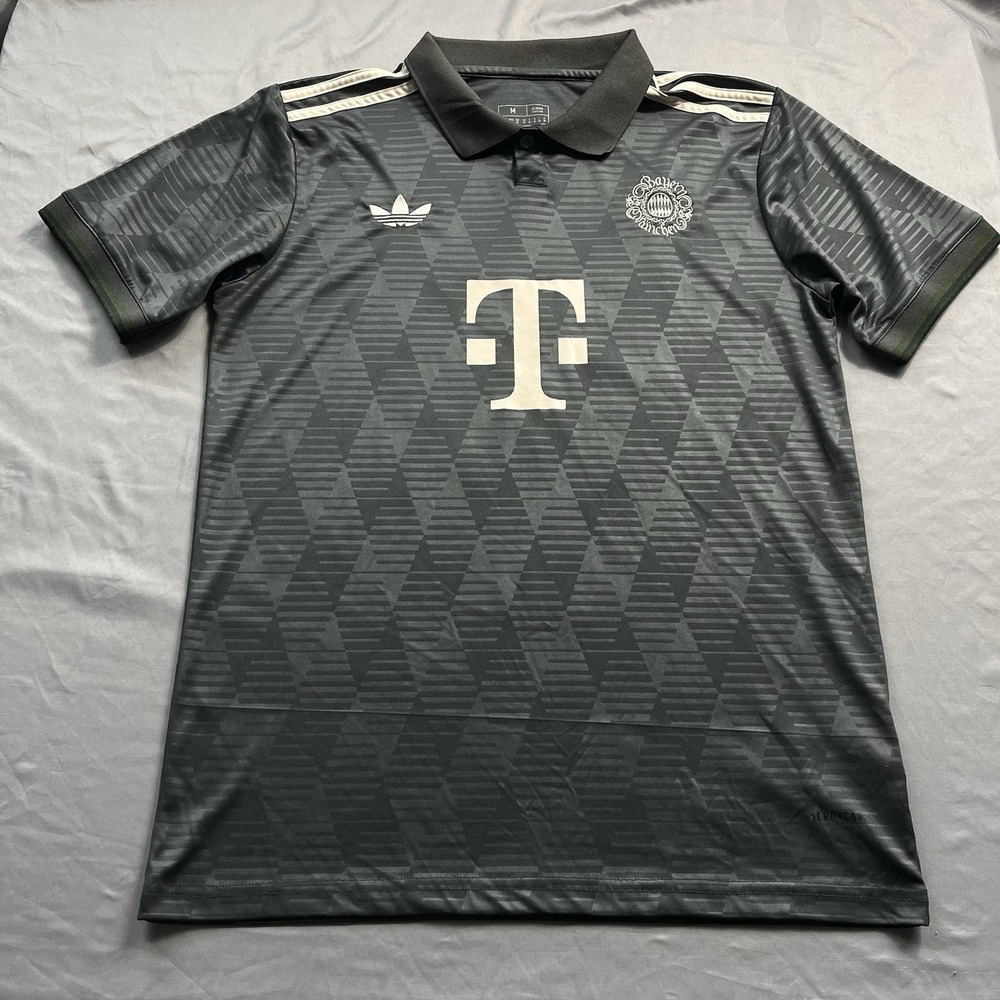 Adidas Bayern Munich 2024/25 Oktoberfest Soccer Jersey Size M Leroy Sané #10